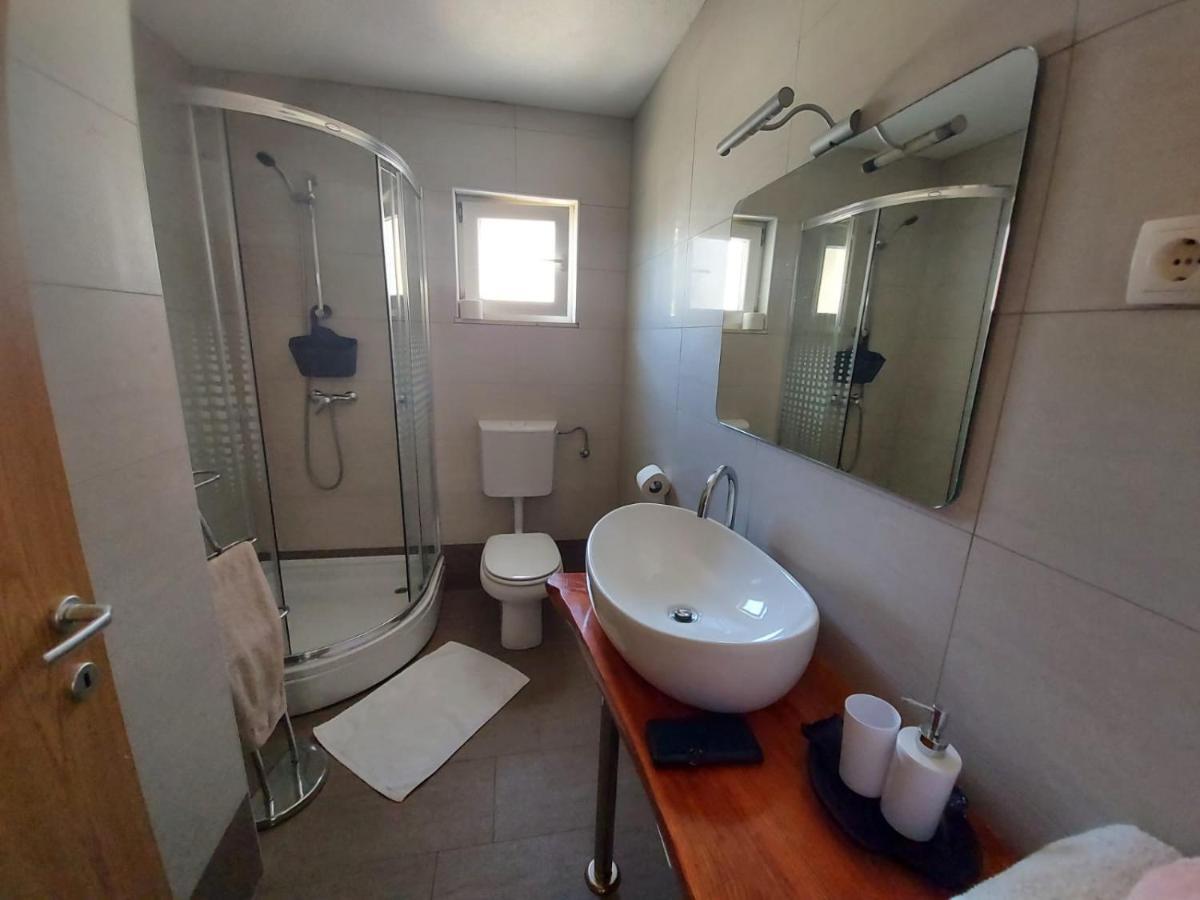 Frane Apartment Zavalatica Eksteriør bilde